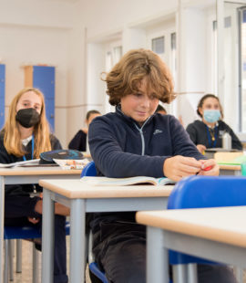 écoliers en classe