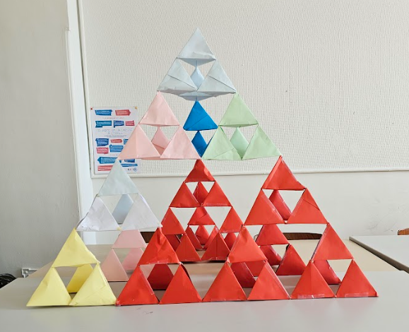 Le tétraèdre de Sierpinsky de nos 5e et 4e